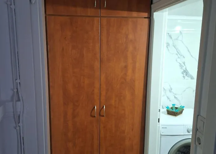 Benis Apartment's *